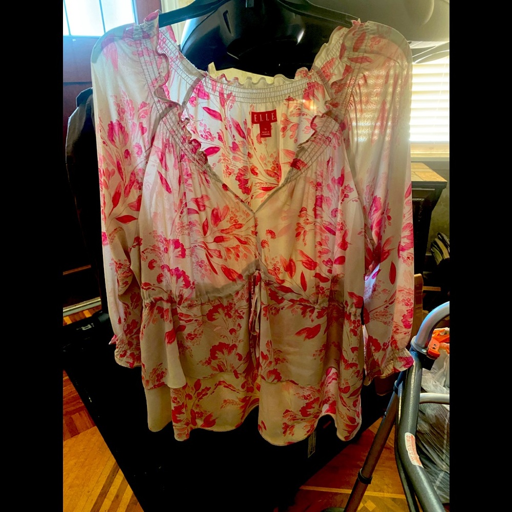Light weight long sleeved blouse